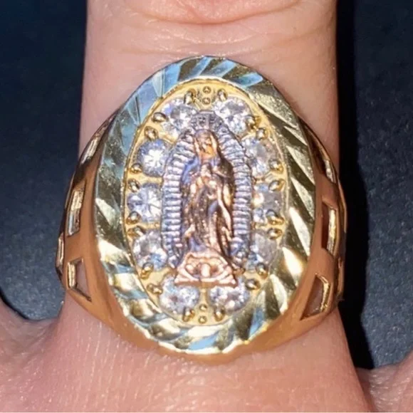 Real 15k Gold Diamond Ring Virgen De Guadalupe Piece Size 10.50 Preowned